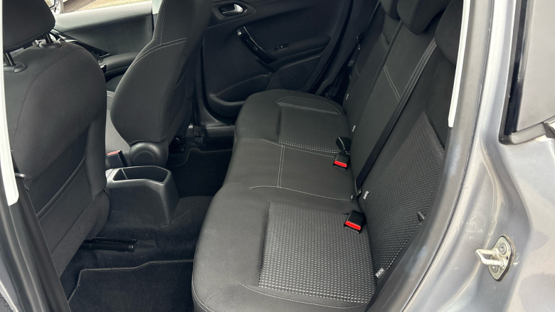 Peugeot 208 1.2 PureTech 82 Tech Edition 5dr [Start Stop] Petrol Hatchback